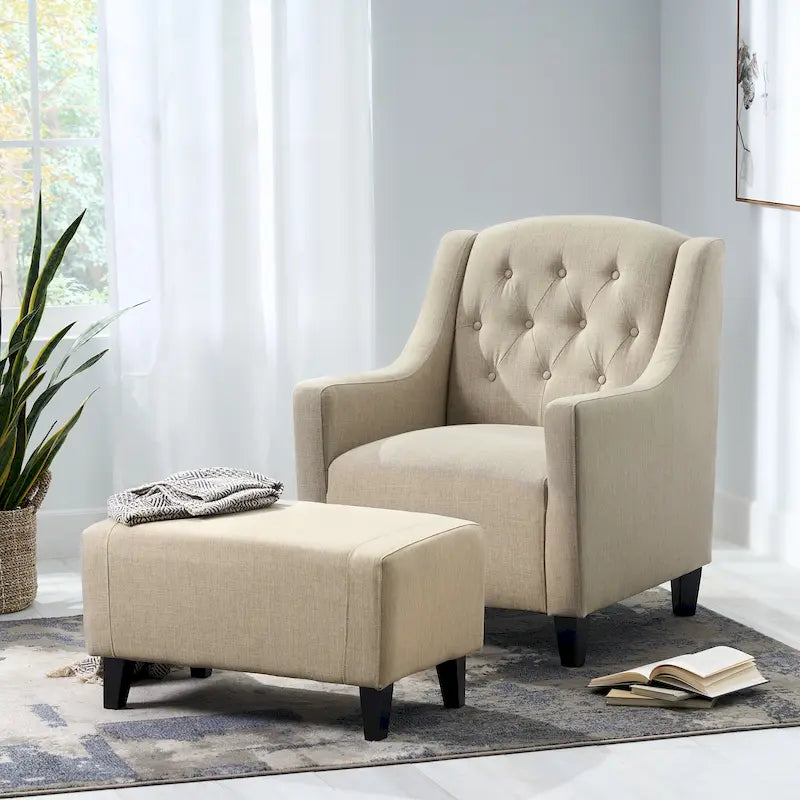 Fauteuil club en tissu touffeté de couleur beige clair Elaine avec pouf par
