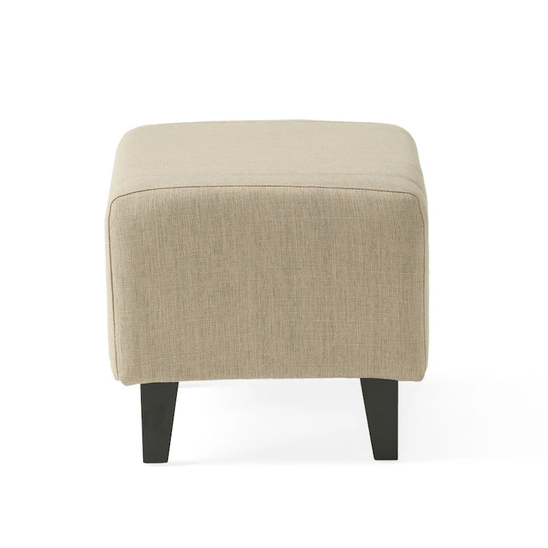 Fauteuil club en tissu touffeté de couleur beige clair Elaine avec pouf par