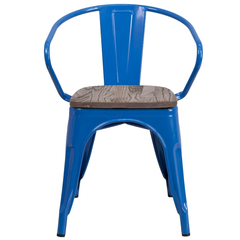 Chaise en métal avec assise et accoudoirs en bois