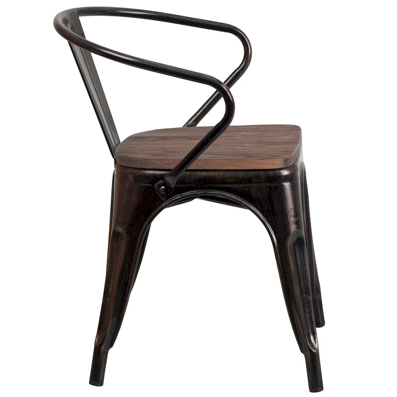 Chaise en métal avec assise et accoudoirs en bois