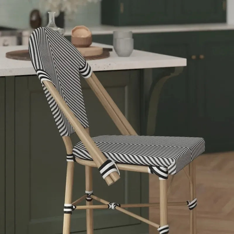 Lot de 2 chaises de bistrot empilables avec structure en métal et assise en PE