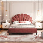 Lit plateforme rembourré avec tête de lit en velours à motif floral