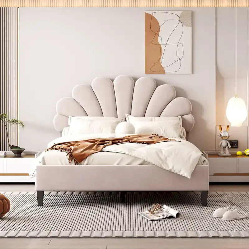 Lit plateforme rembourré avec tête de lit en velours à motif floral