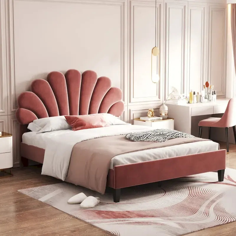 Lit plateforme rembourré avec tête de lit en velours à motif floral