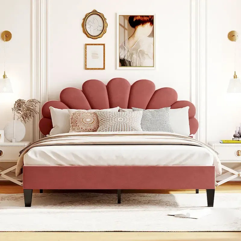 Lit plateforme rembourré avec tête de lit en velours à motif floral